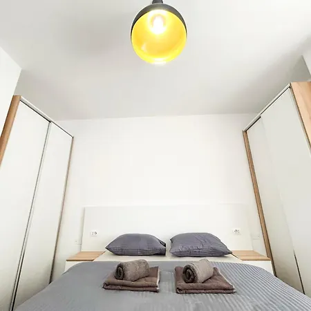 1 Bedroom 1033 Durrës
