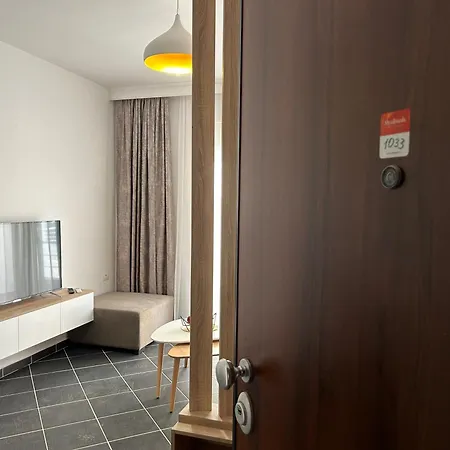 아파트 1 Bedroom 1033 *