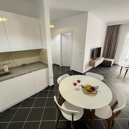 아파트 1 Bedroom 1033 *