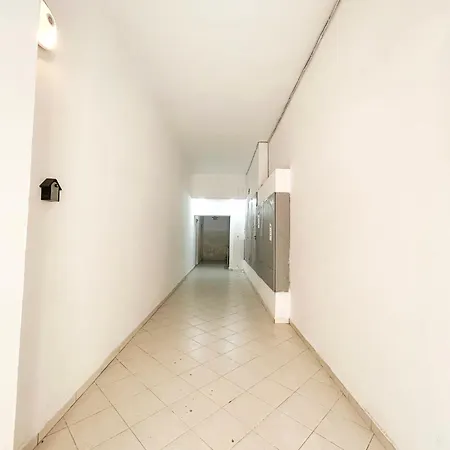 1 Bedroom 1033 *