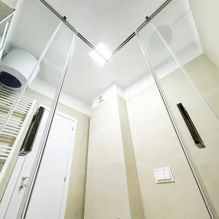 Apartment 1 Bedroom 1033 *